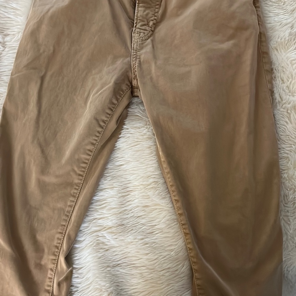 American Eagle men’s khaki pants